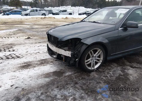 2013 Mercedes-Benz C 300 Sport 4Matic z USA, uszkodzony, nr VIN WDDGF8AB7DG076961